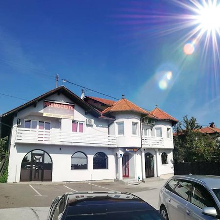Hotel Prenociste Samir Gradacac Exteriér fotografie