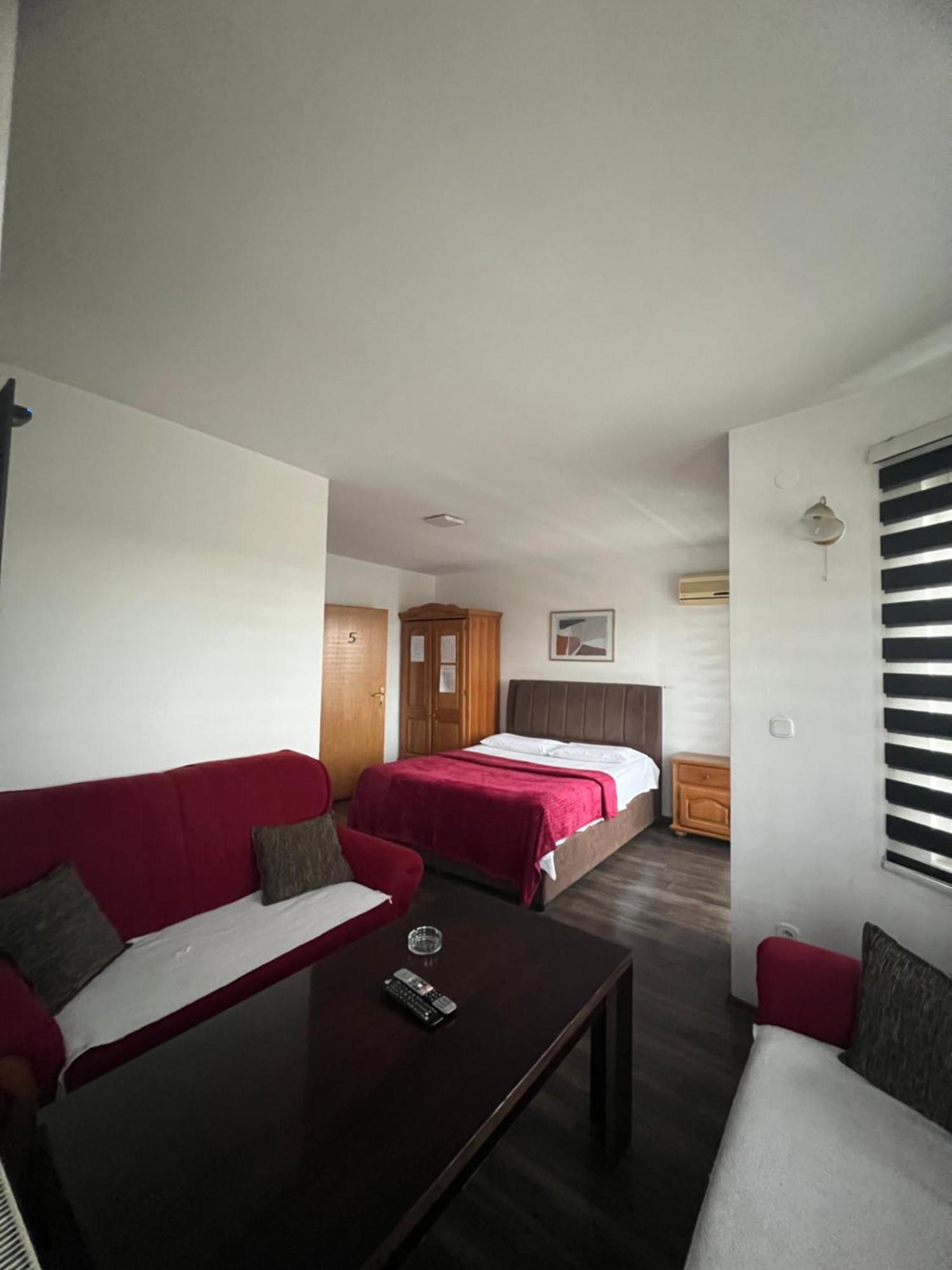 Hotel Prenociste Samir Gradacac Exteriér fotografie
