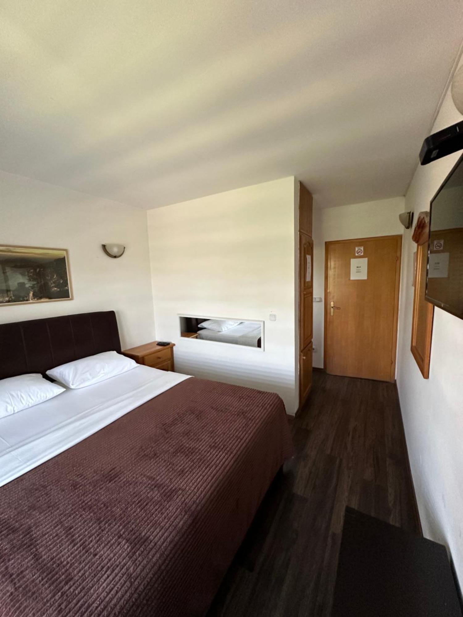 Hotel Prenociste Samir Gradacac Exteriér fotografie